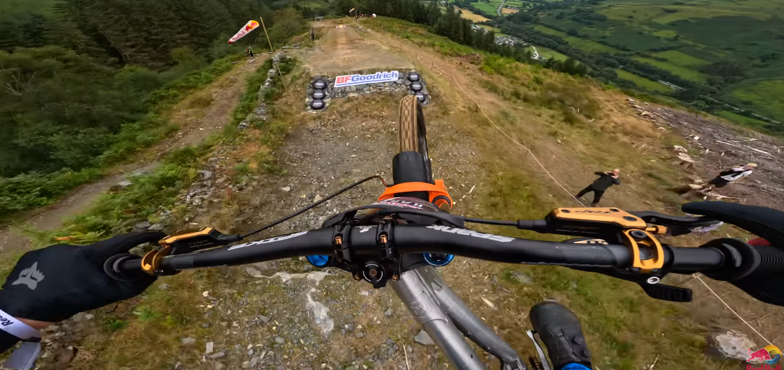 Bajada ganadora de Asa Vermette ganando el Red Bull Hardline